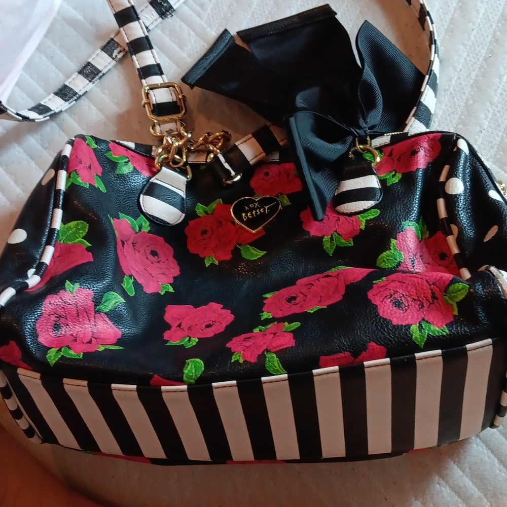 Cute bag with roses